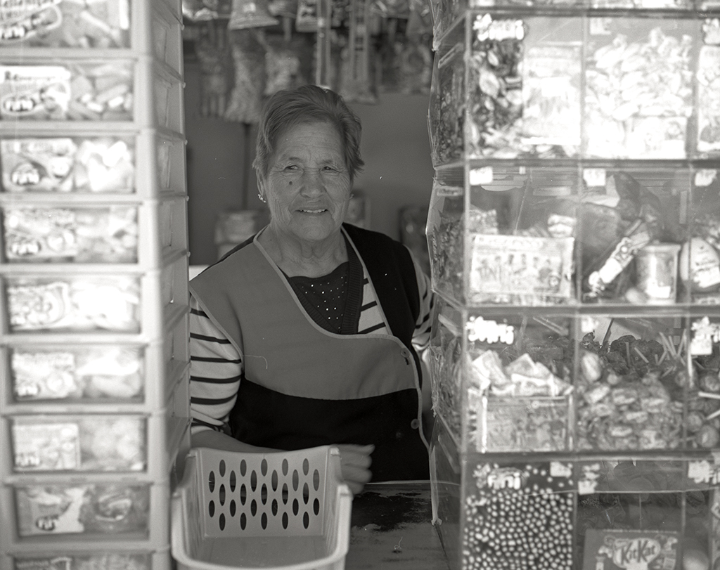 mujer puesto